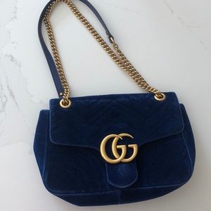 Gucci GG Marmont medium velvet shoulder bag